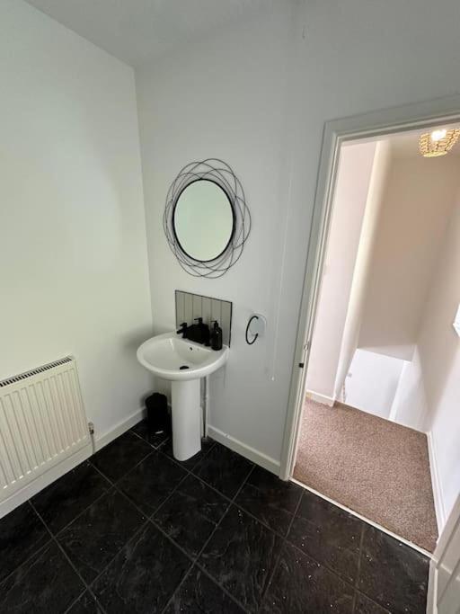 Stylish Miners Cottage At North Rd Porth  Экстерьер фото